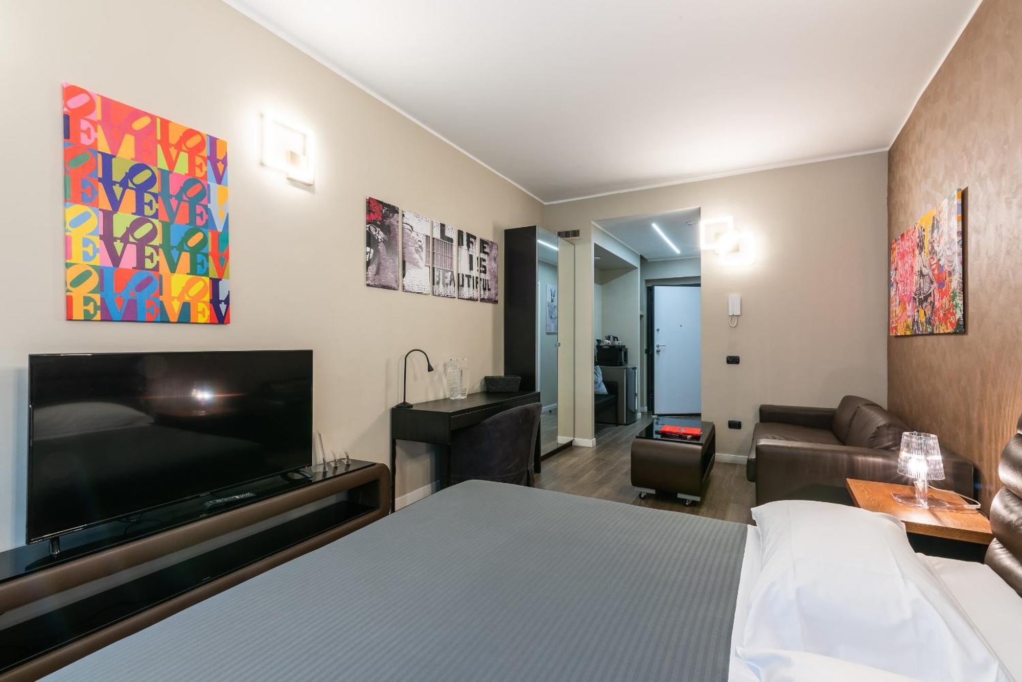 Double L Luxury Suite Милано Екстериор снимка