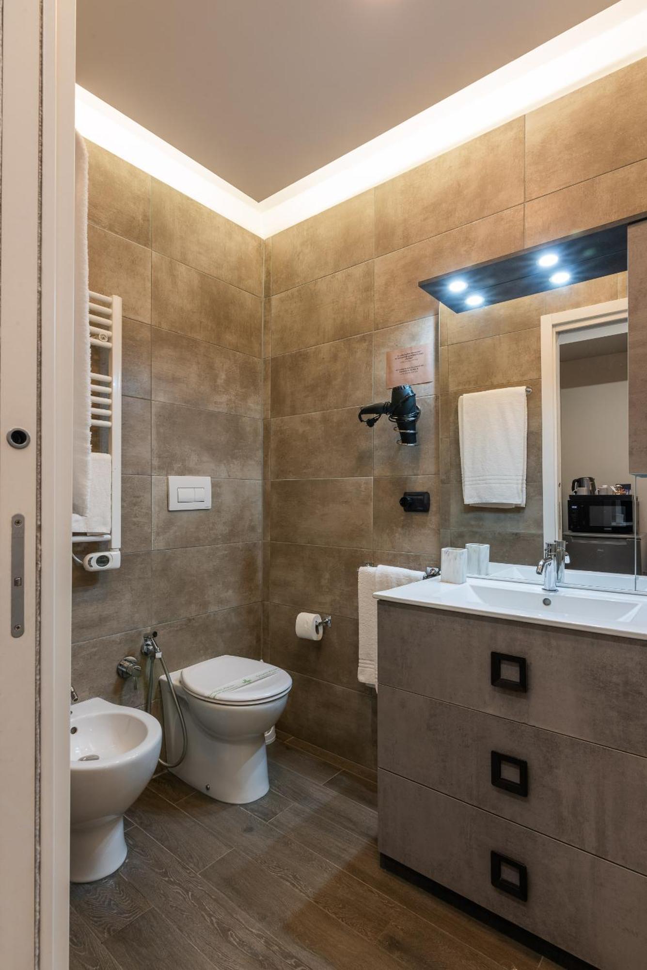 Double L Luxury Suite Милано Екстериор снимка