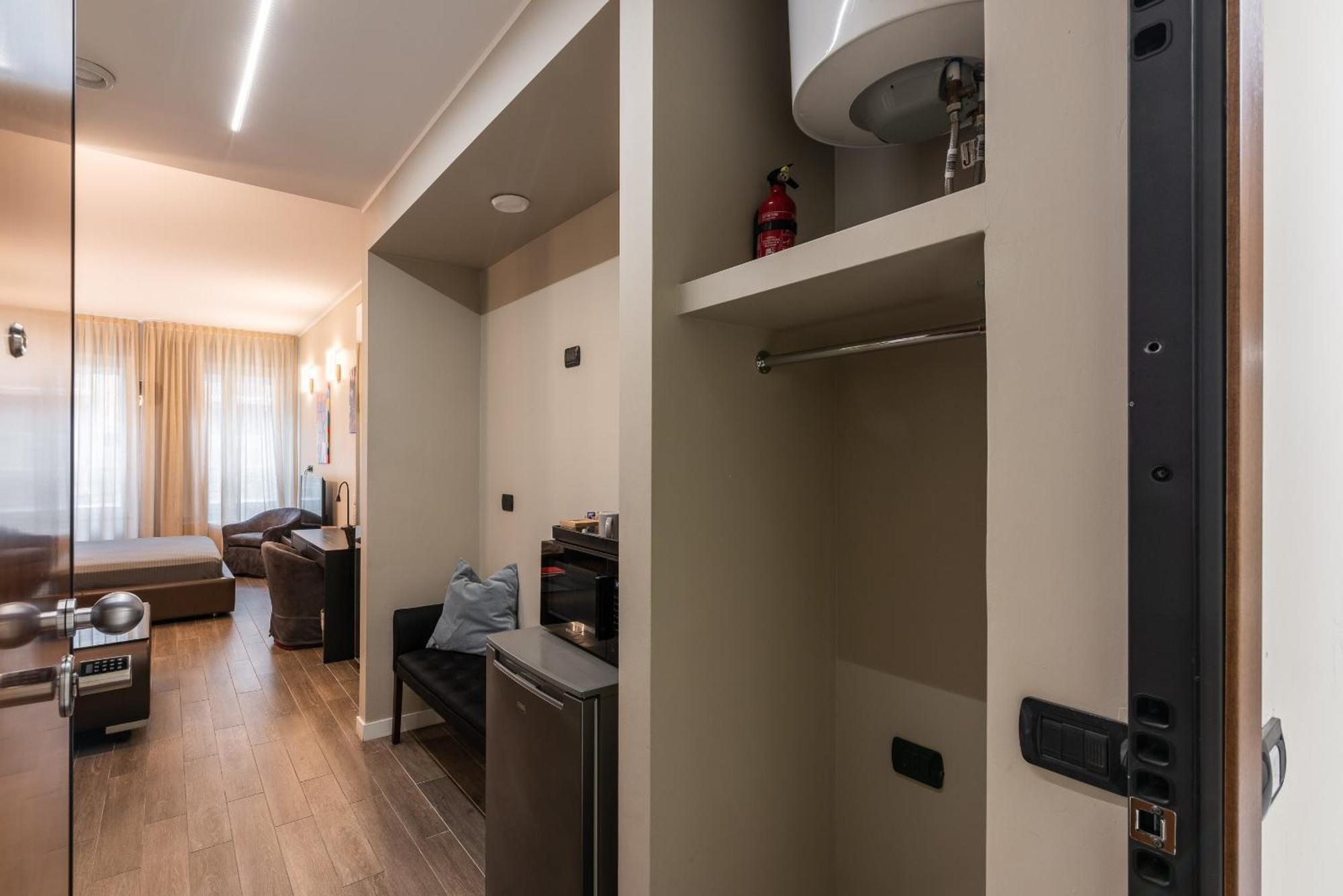 Double L Luxury Suite Милано Екстериор снимка
