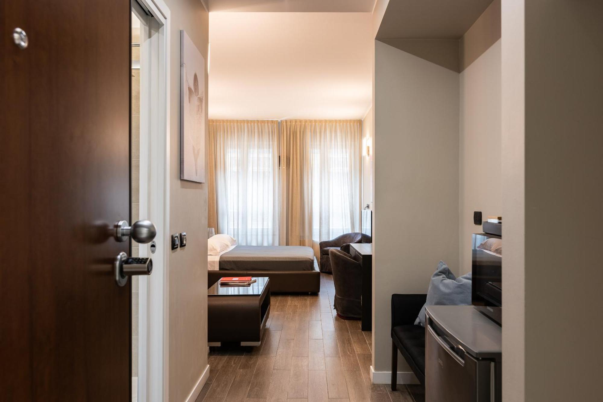 Double L Luxury Suite Милано Екстериор снимка