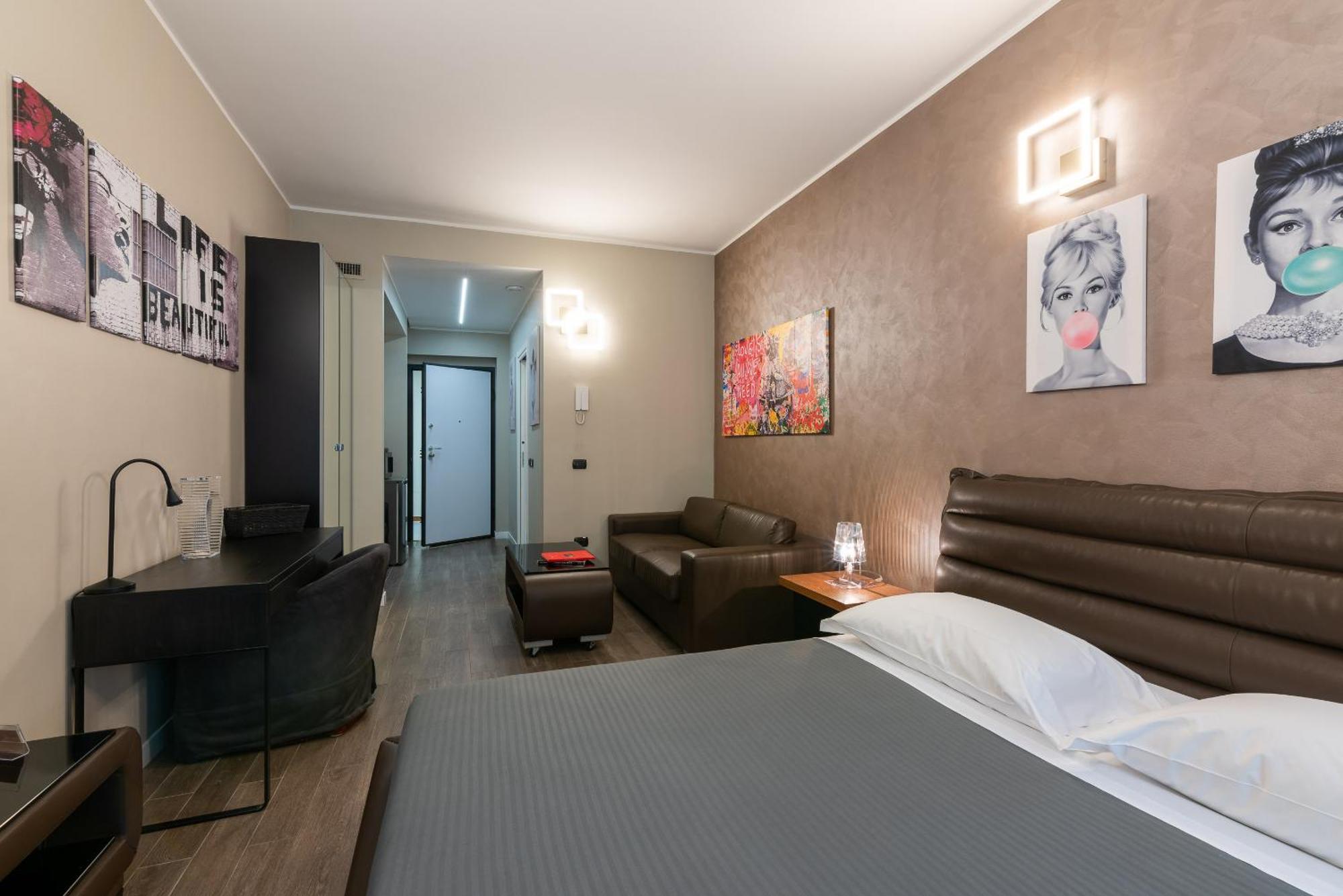 Double L Luxury Suite Милано Екстериор снимка